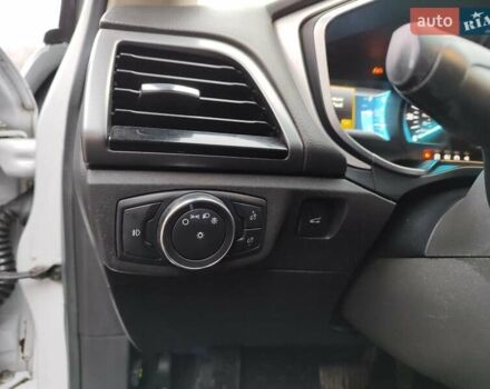 Белый Форд Фьюжн, объемом двигателя 2.5 л и пробегом 216 тыс. км за 8500 $, фото 17 на Automoto.ua