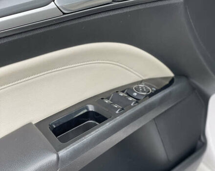 Белый Форд Фьюжн, объемом двигателя 2 л и пробегом 266 тыс. км за 10999 $, фото 14 на Automoto.ua