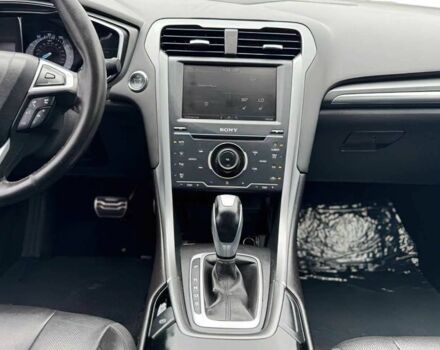 Белый Форд Фьюжн, объемом двигателя 2 л и пробегом 81 тыс. км за 4800 $, фото 7 на Automoto.ua