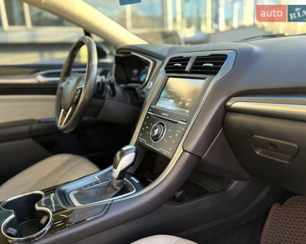 Белый Форд Фьюжн, объемом двигателя 2 л и пробегом 225 тыс. км за 11000 $, фото 19 на Automoto.ua