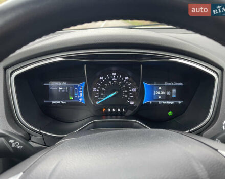 Белый Форд Фьюжн, объемом двигателя 2 л и пробегом 266 тыс. км за 10999 $, фото 18 на Automoto.ua