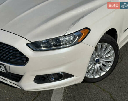 Форд Фьюжен 2014 у Одесі на Automoto.ua Білий Форд Фьюжен, об'ємом двигуна 2 л та пробігом 137 тис. км за 11800 $, фото 1 на Automoto.ua