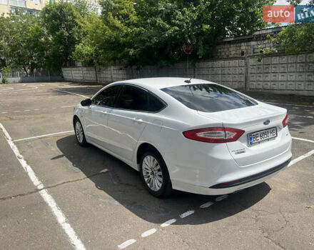 Білий Форд Фьюжен, об'ємом двигуна 2 л та пробігом 125 тис. км за 12000 $, фото 8 на Automoto.ua