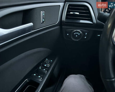 Белый Форд Фьюжн, объемом двигателя 2.49 л и пробегом 253 тыс. км за 9600 $, фото 34 на Automoto.ua