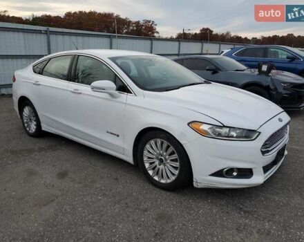 Білий Форд Фьюжен, об'ємом двигуна 2 л та пробігом 144 тис. км за 800 $, фото 3 на Automoto.ua