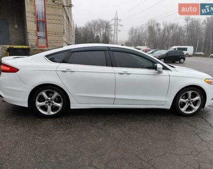 Белый Форд Фьюжн, объемом двигателя 2.5 л и пробегом 216 тыс. км за 8500 $, фото 6 на Automoto.ua