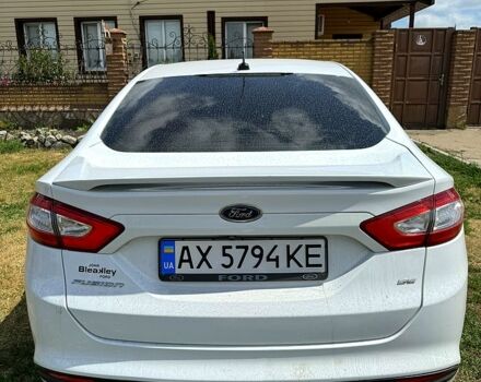 Белый Форд Фьюжн, объемом двигателя 2.5 л и пробегом 140 тыс. км за 9000 $, фото 3 на Automoto.ua