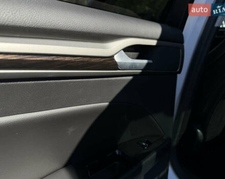 Форд Фьюжен 2014 у Одесі на Automoto.ua Білий Форд Фьюжен, об'ємом двигуна 2 л та пробігом 137 тис. км за 11800 $, фото 29 на Automoto.ua