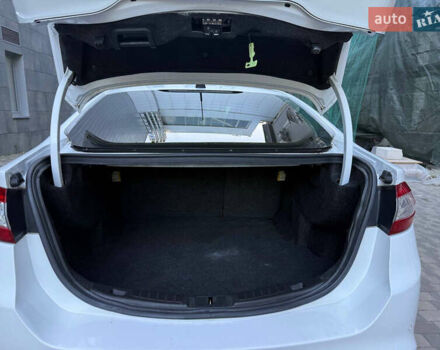 Форд Фьюжн 2014 в Полтаве на Automoto.ua Белый Форд Фьюжн, объемом двигателя 1.5 л и пробегом 275 тыс. км за 8800 $, фото 9 на Automoto.ua