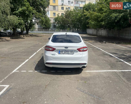 Білий Форд Фьюжен, об'ємом двигуна 2 л та пробігом 125 тис. км за 12000 $, фото 6 на Automoto.ua