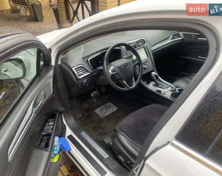 Білий Форд Фьюжен, об'ємом двигуна 2 л та пробігом 168 тис. км за 11500 $, фото 5 на Automoto.ua