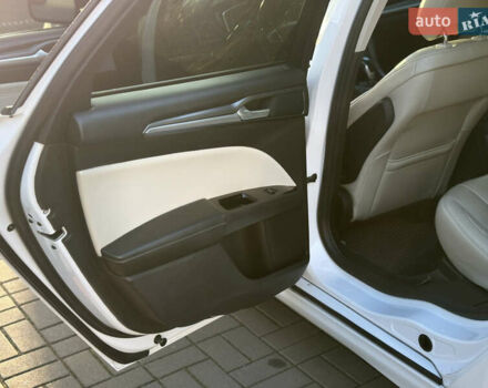 Белый Форд Фьюжн, объемом двигателя 2 л и пробегом 225 тыс. км за 11000 $, фото 11 на Automoto.ua