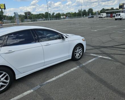 Белый Форд Фьюжн, объемом двигателя 2.5 л и пробегом 220 тыс. км за 10900 $, фото 2 на Automoto.ua