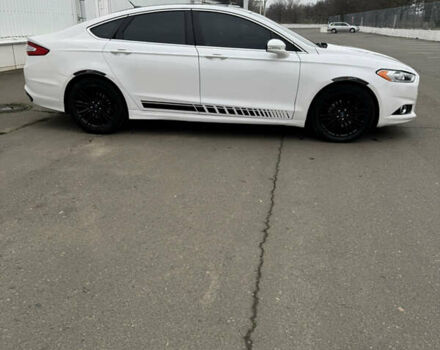 Белый Форд Фьюжн, объемом двигателя 2 л и пробегом 217 тыс. км за 9000 $, фото 5 на Automoto.ua