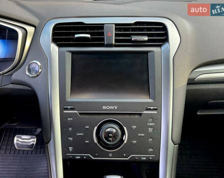 Білий Форд Фьюжен, об'ємом двигуна 2 л та пробігом 160 тис. км за 12000 $, фото 5 на Automoto.ua