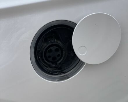 Форд Фьюжн 2014 в Нежине на Automoto.ua Белый Форд Фьюжн, объемом двигателя 2 л и пробегом 266 тыс. км за 11000 $, фото 9 на Automoto.ua