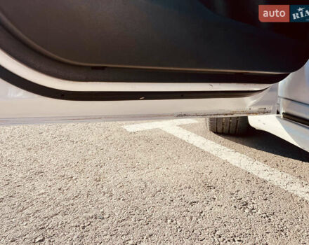 Белый Форд Фьюжн, объемом двигателя 2 л и пробегом 177 тыс. км за 15000 $, фото 20 на Automoto.ua