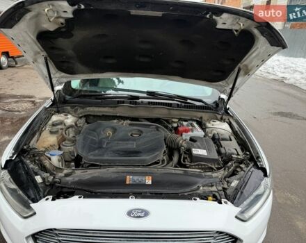 Білий Форд Фьюжен, об'ємом двигуна 2 л та пробігом 198 тис. км за 7500 $, фото 19 на Automoto.ua