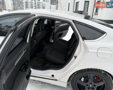 Белый Форд Фьюжн, объемом двигателя 2.5 л и пробегом 240 тыс. км за 8450 $, фото 17 на Automoto.ua