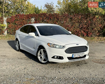 Білий Форд Фьюжен, об'ємом двигуна 2 л та пробігом 176 тис. км за 12000 $, фото 6 на Automoto.ua