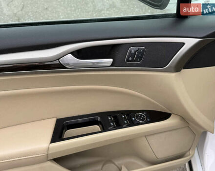 Білий Форд Фьюжен, об'ємом двигуна 2 л та пробігом 153 тис. км за 9500 $, фото 19 на Automoto.ua