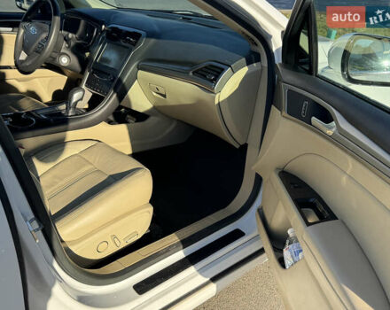 Белый Форд Фьюжн, объемом двигателя 2.5 л и пробегом 147 тыс. км за 11500 $, фото 12 на Automoto.ua