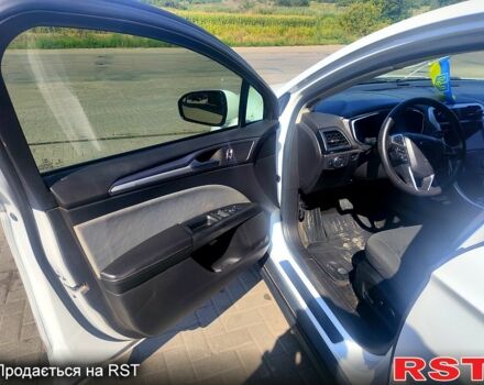 Форд Фьюжен 2014 у Харкові на Automoto.ua Білий Форд Фьюжен, об'ємом двигуна 2.5 л та пробігом 155 тис. км за 10300 $, фото 4 на Automoto.ua