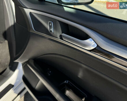 Форд Фьюжен 2014 у Одесі на Automoto.ua Білий Форд Фьюжен, об'ємом двигуна 2 л та пробігом 137 тис. км за 11800 $, фото 34 на Automoto.ua