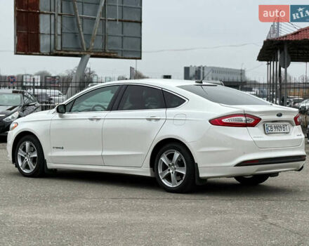 Білий Форд Фьюжен, об'ємом двигуна 2 л та пробігом 153 тис. км за 9500 $, фото 9 на Automoto.ua