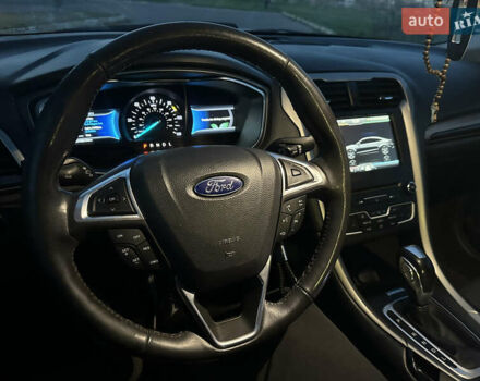 Білий Форд Фьюжен, об'ємом двигуна 2 л та пробігом 203 тис. км за 11500 $, фото 32 на Automoto.ua