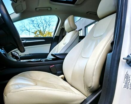 Білий Форд Фьюжен, об'ємом двигуна 2 л та пробігом 112 тис. км за 13000 $, фото 6 на Automoto.ua