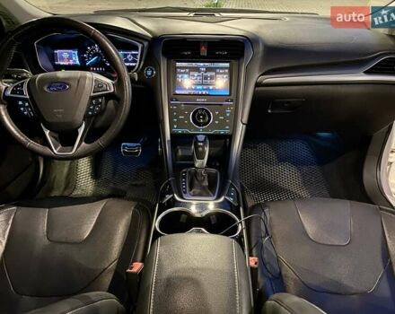 Білий Форд Фьюжен, об'ємом двигуна 2 л та пробігом 154 тис. км за 14400 $, фото 15 на Automoto.ua