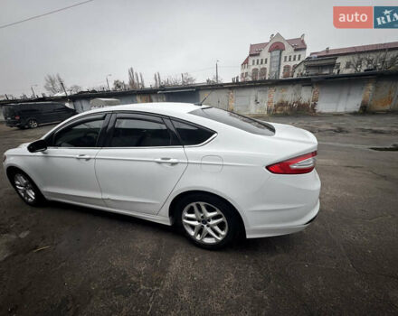 Белый Форд Фьюжн, объемом двигателя 1.5 л и пробегом 204 тыс. км за 8000 $, фото 4 на Automoto.ua