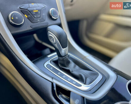 Білий Форд Фьюжен, об'ємом двигуна 2.49 л та пробігом 201 тис. км за 9300 $, фото 31 на Automoto.ua