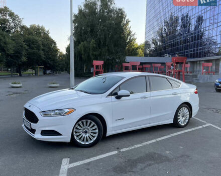 Білий Форд Фьюжен, об'ємом двигуна 2 л та пробігом 169 тис. км за 13000 $, фото 1 на Automoto.ua