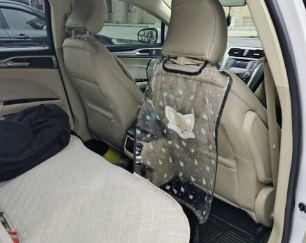 Білий Форд Фьюжен, об'ємом двигуна 2.49 л та пробігом 130 тис. км за 11300 $, фото 7 на Automoto.ua