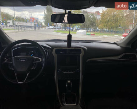Форд Фьюжн 2015 в Николаеве на Automoto.ua Белый Форд Фьюжн, объемом двигателя 2 л и пробегом 115 тыс. км за 9699 $, фото 10 на Automoto.ua