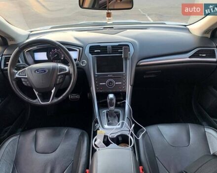 Білий Форд Фьюжен, об'ємом двигуна 2 л та пробігом 200 тис. км за 10500 $, фото 7 на Automoto.ua