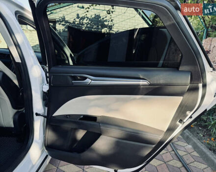 Форд Фьюжен 2015 у Дніпро (Дніпропетровську) на Automoto.ua Білий Форд Фьюжен, об'ємом двигуна 2 л та пробігом 174 тис. км за 11999 $, фото 10 на Automoto.ua