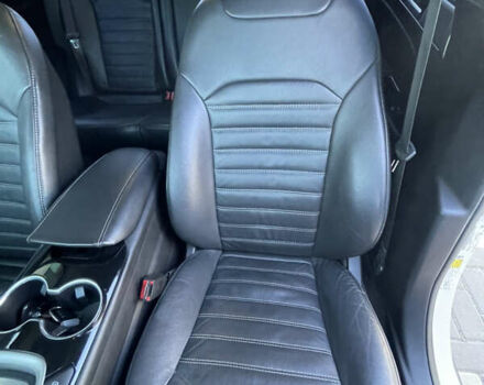 Білий Форд Фьюжен, об'ємом двигуна 2 л та пробігом 180 тис. км за 11400 $, фото 8 на Automoto.ua