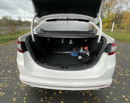 Белый Форд Фьюжн, объемом двигателя 2 л и пробегом 160 тыс. км за 10800 $, фото 10 на Automoto.ua