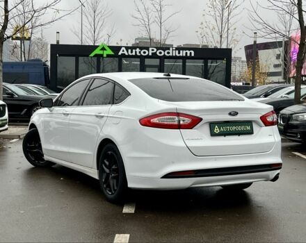 Белый Форд Фьюжн, объемом двигателя 2.5 л и пробегом 201 тыс. км за 9500 $, фото 2 на Automoto.ua