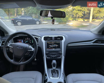 Білий Форд Фьюжен, об'ємом двигуна 2 л та пробігом 169 тис. км за 13000 $, фото 14 на Automoto.ua