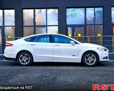 Білий Форд Фьюжен, об'ємом двигуна 2 л та пробігом 112 тис. км за 13000 $, фото 1 на Automoto.ua