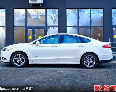 Білий Форд Фьюжен, об'ємом двигуна 2 л та пробігом 112 тис. км за 13000 $, фото 4 на Automoto.ua