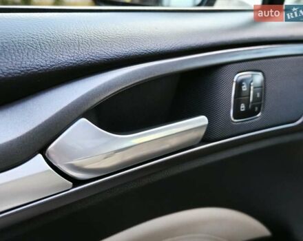 Білий Форд Фьюжен, об'ємом двигуна 2 л та пробігом 108 тис. км за 15000 $, фото 16 на Automoto.ua