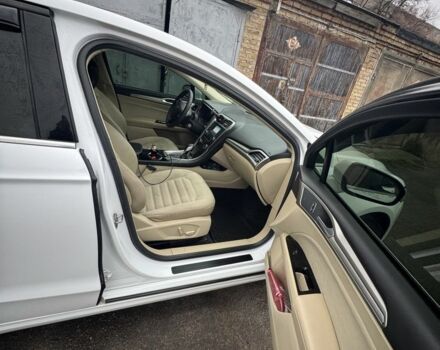 Білий Форд Фьюжен, об'ємом двигуна 1.5 л та пробігом 204 тис. км за 8000 $, фото 9 на Automoto.ua