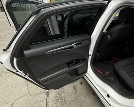 Белый Форд Фьюжн, объемом двигателя 2.5 л и пробегом 240 тыс. км за 9300 $, фото 14 на Automoto.ua