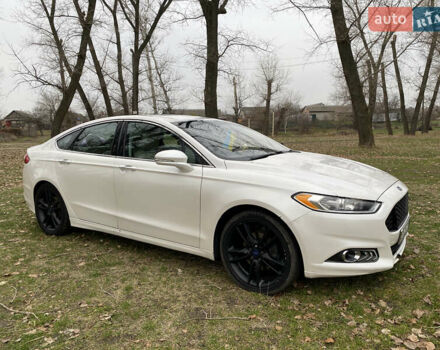 Белый Форд Фьюжн, объемом двигателя 2 л и пробегом 400 тыс. км за 9200 $, фото 1 на Automoto.ua