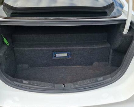 Білий Форд Фьюжен, об'ємом двигуна 2 л та пробігом 130 тис. км за 14900 $, фото 31 на Automoto.ua